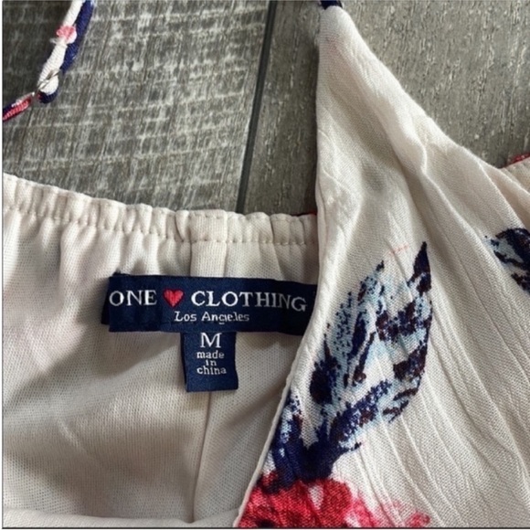 Nordstrom Size Medium Floral Summer Dress. - Picture 5 of 8